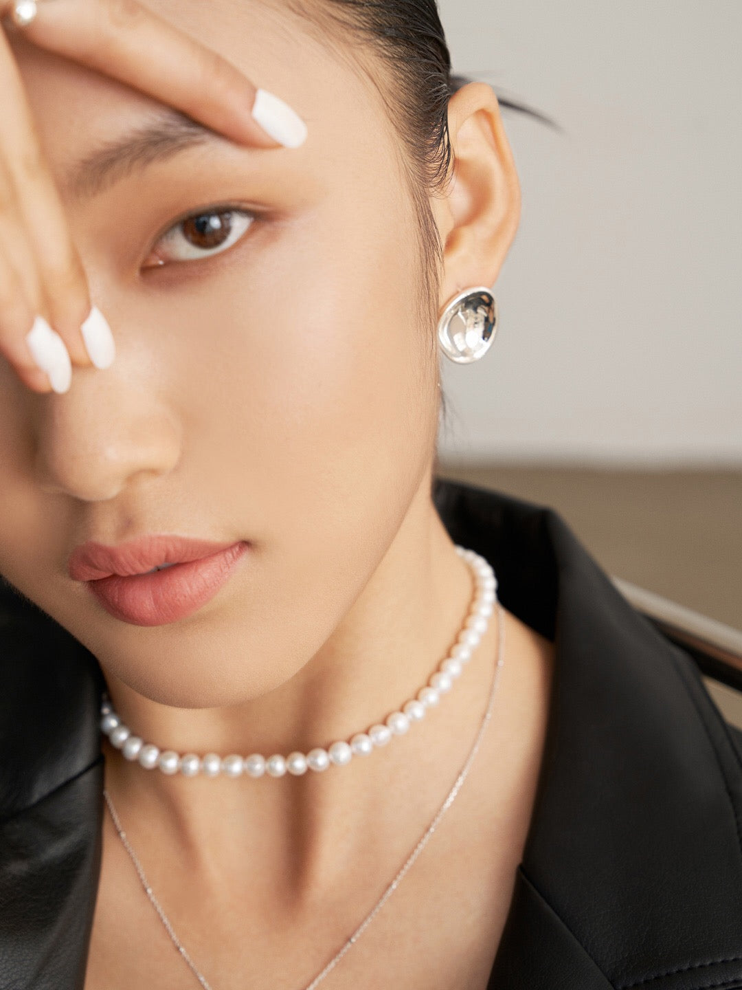 Asymmetrical Curve Studs