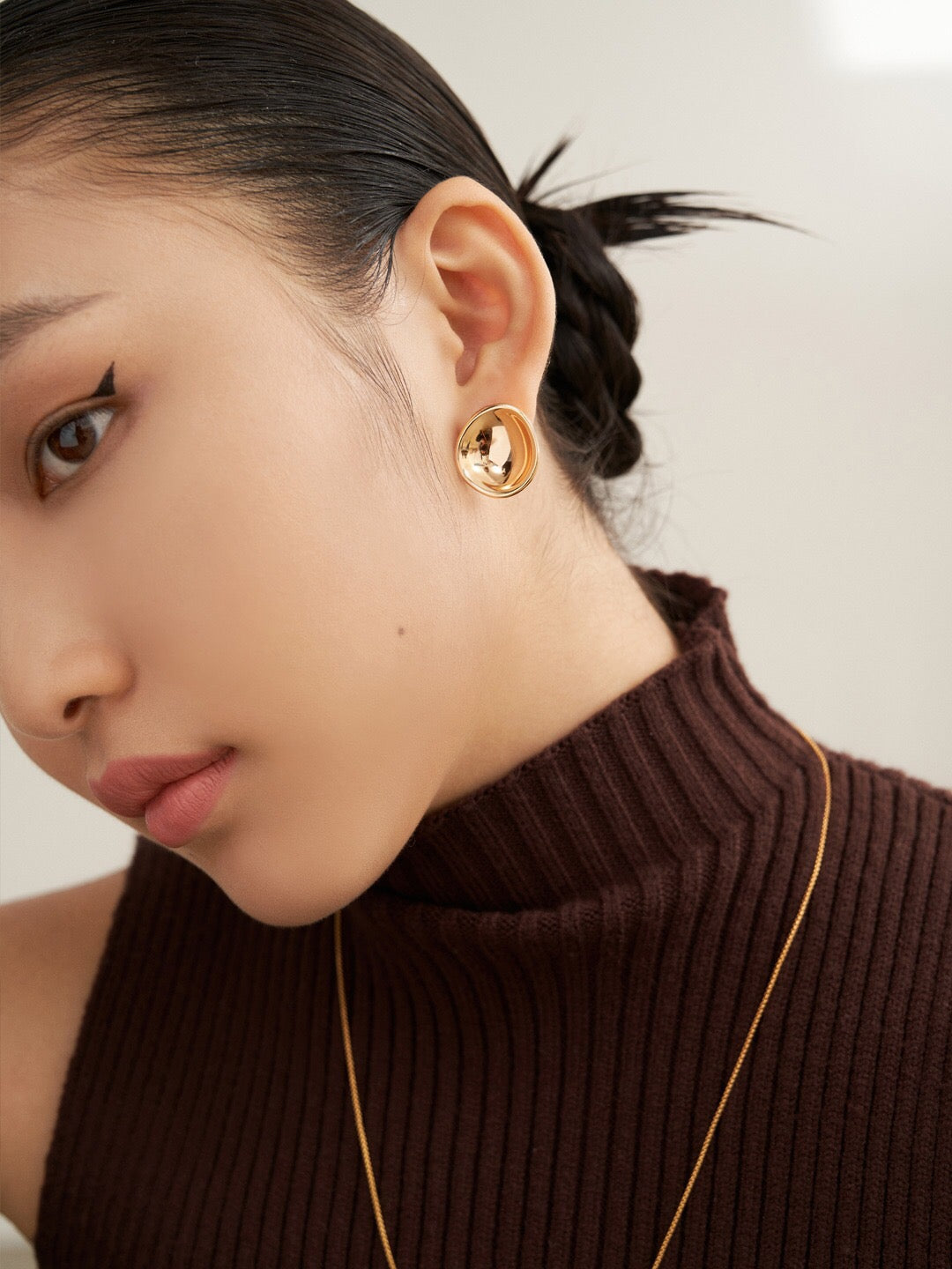 Asymmetrical Curve Studs