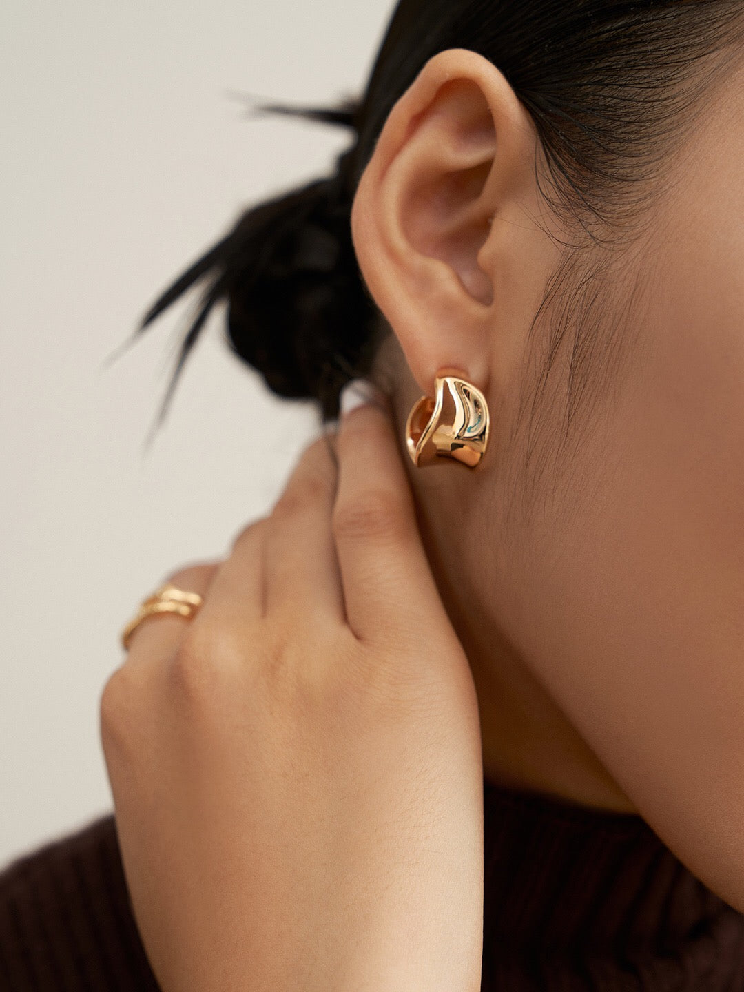 Aria Sculpted Curve Earrings