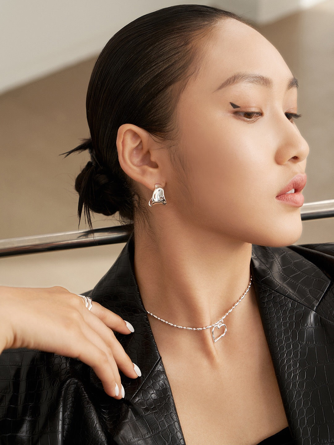 Aria Sculpted Curve Earrings