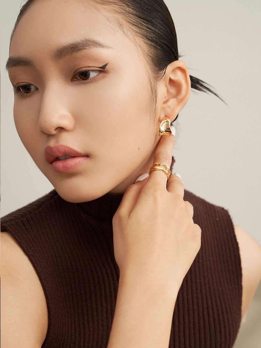 Aria Sculpted Curve Earrings