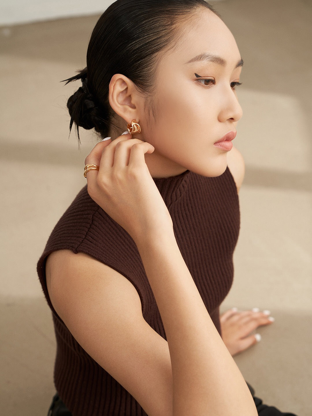 Aria Sculpted Curve Earrings